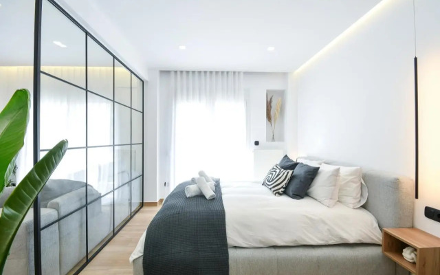 Luxury Downtown Apartment C1