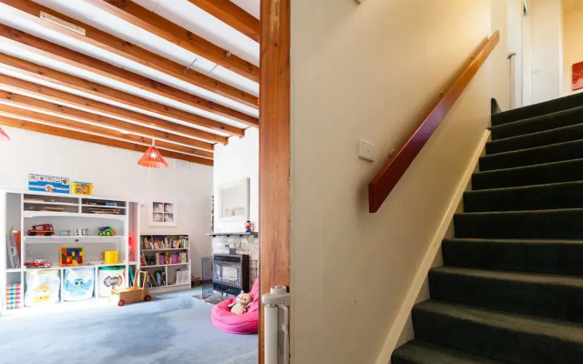 KELLY, 3BDR Northcote House