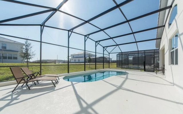 Beautiful 4 bedroom home close to Disney