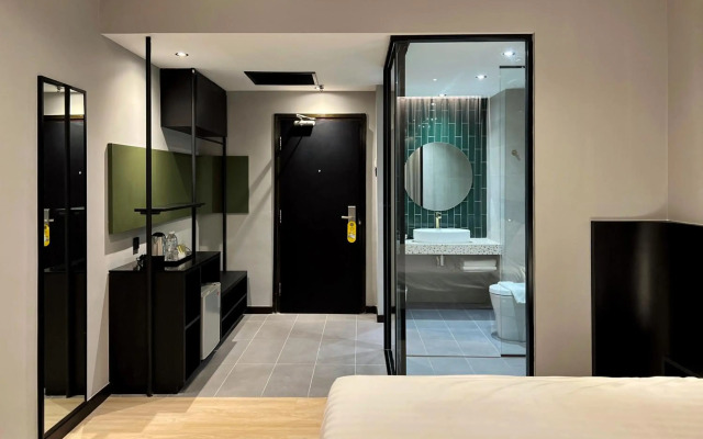 Crystal Crown Kuala Lumpur