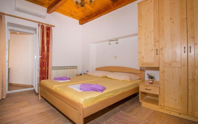 Apartments Sare