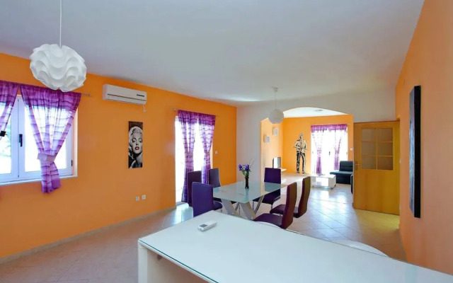 Modern Apartment in Bibinje With Pool
