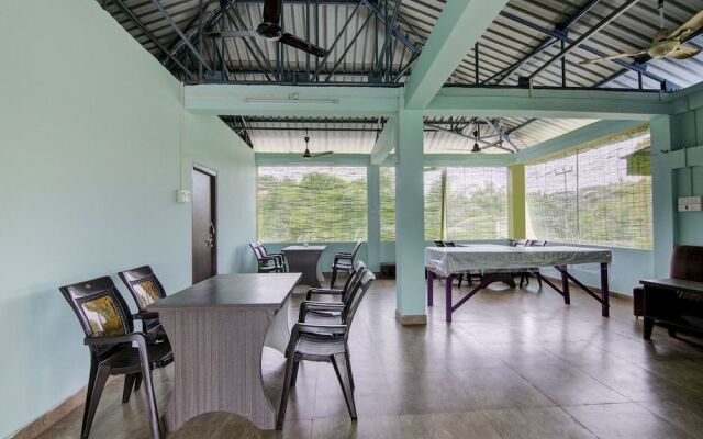 OYO 12812 Four Seasons Villa