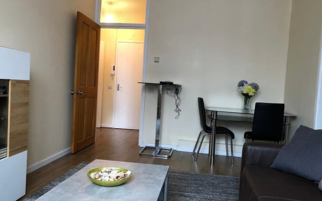 Entire Flat Very Comfortable 1 Bedroom London