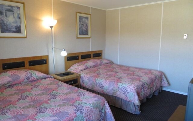 Peterboro Express Inn