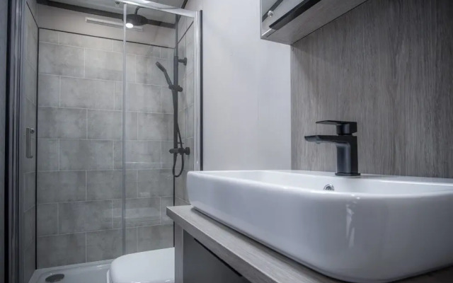 Lakewood Lodge - 2 Bed Lodge - Manorbier