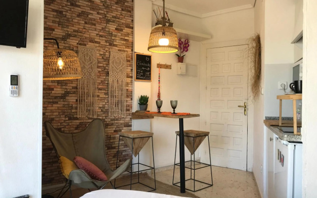 Estudio en Dénia con piscina y wifi privada, a 100 m del mar