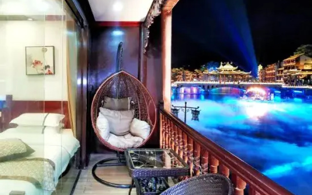 Zixuan Pavilion Riverside Inn