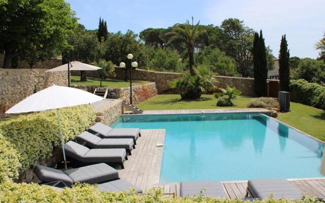 Holiday Home in Bagnols-en-foret With Pool