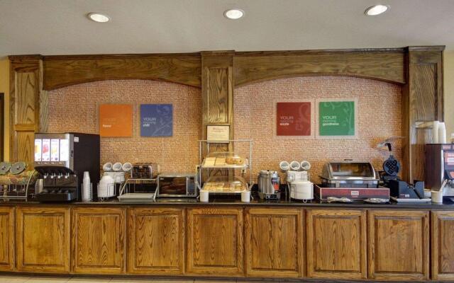 Comfort Inn & Suites Donna near I-2