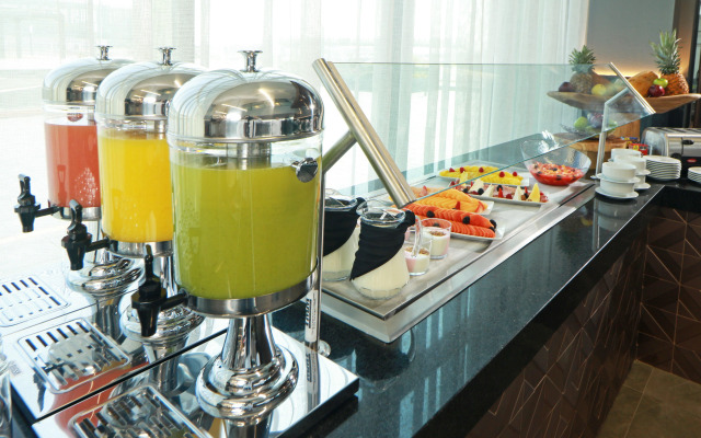 Holiday Inn Hotel and Suites Mexico Felipe Angeles Airport by IHG