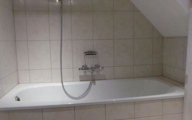 Tidy House With Garden, Close to De Lemelerberg