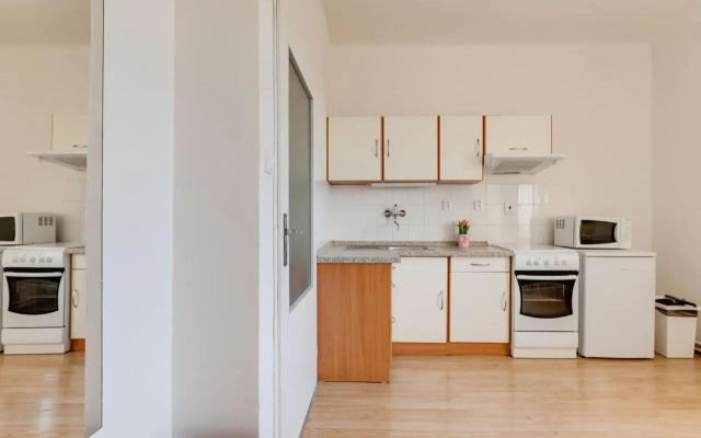 Sunshine Apartment near the City center