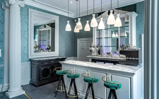 No. 30 Knightsbridge