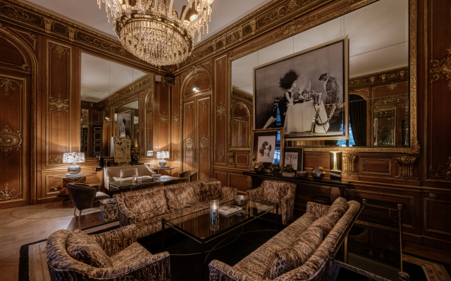 Schlosshotel Berlin By Patrick Hellmann