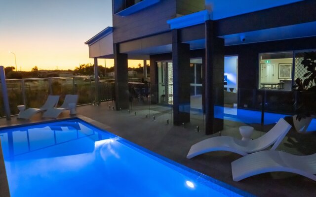 Mackay Adventure Lodge