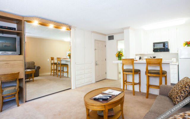 Toluca Hills Apartments By Avalon