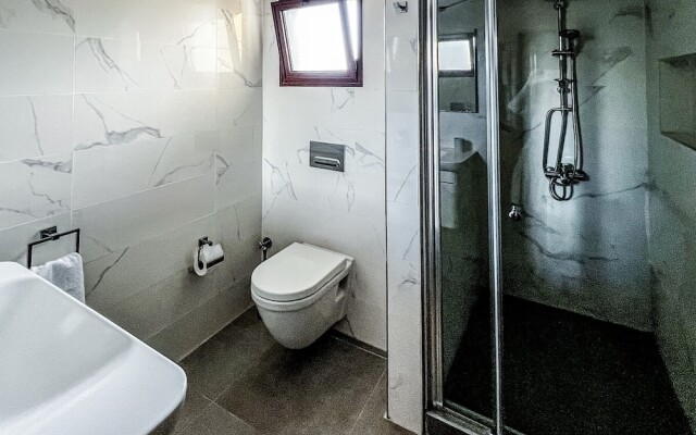 Villa With Private Pool and Backyard in Lapta