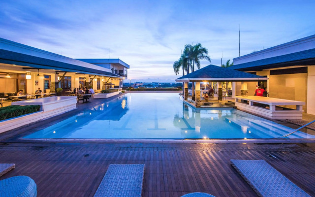 L'Fisher Hotel