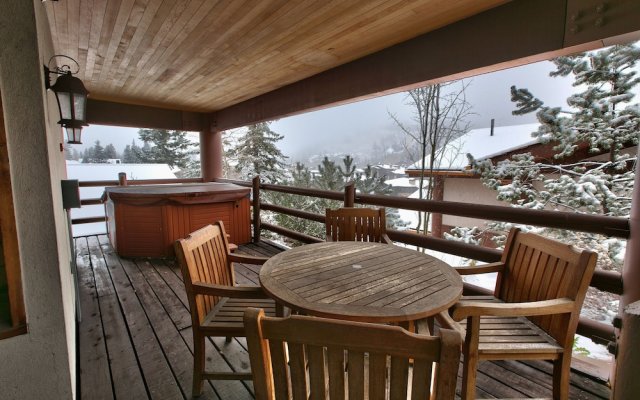 Luxury Three Bedroom Suite With Mountain Views and Hot Tub 3 Apartment Hotel by Redawning
