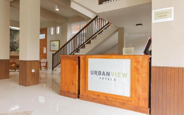 Urbanview Hotel Syariah Insani Cisarua Puncak