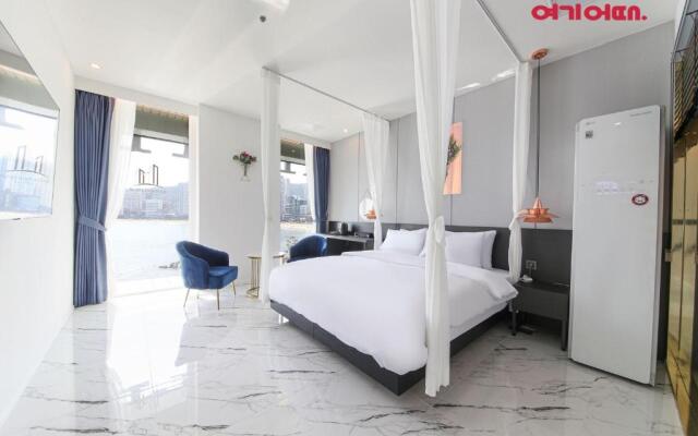 De Homme Hotel