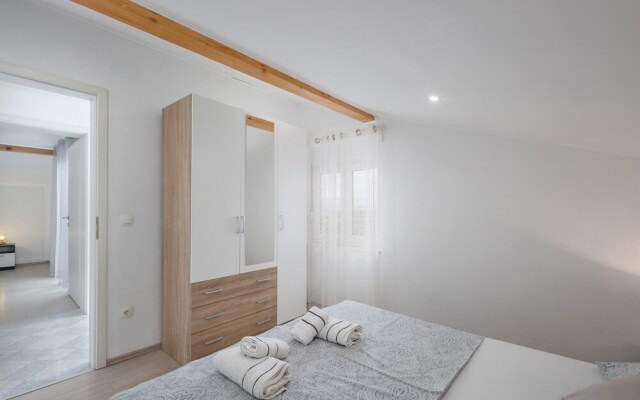 Beautiful Home in Crikvenica With Wifi and 2 Bedrooms