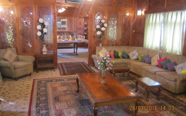 Zaffer Group of Houseboats