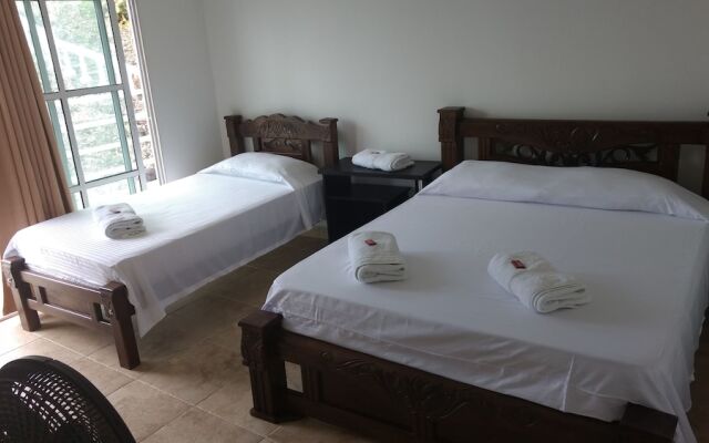 The Rock House Hostel - Adults Only