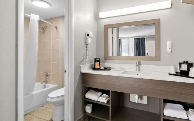 Quality Inn Nashville - Opryland Area