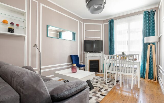 Eiffel Tower- Boucicaut Apartment