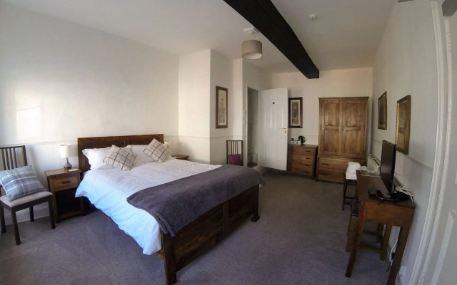 Ty Helyg Guest House