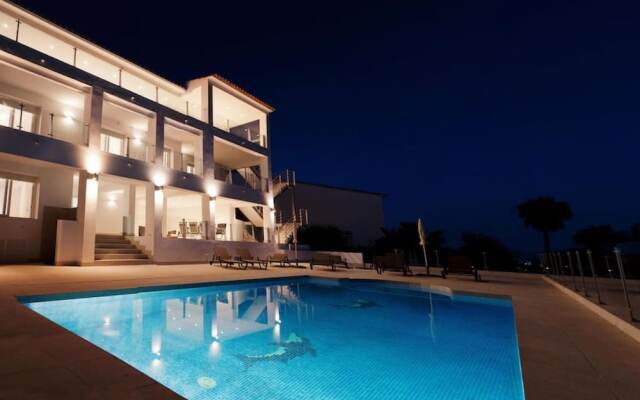 Luxury villa with heated pool