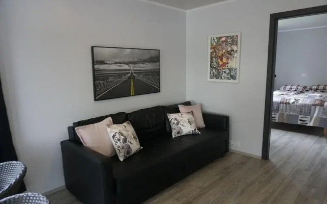 Hlíðarból Apartments