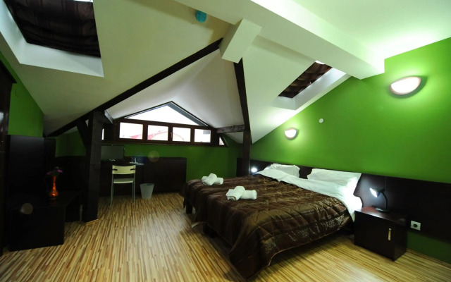 Hotel Theatre