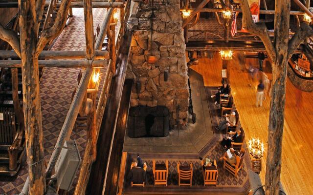 Old Faithful Inn - Inside the Park