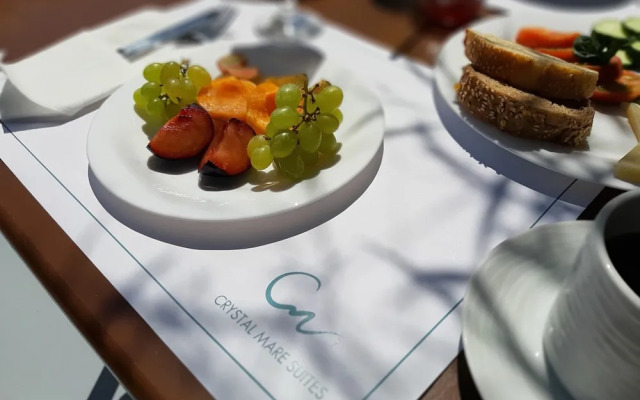 Crystal Mare Suites