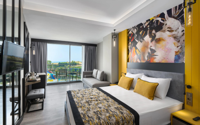 Arnor De Luxe Hotel
