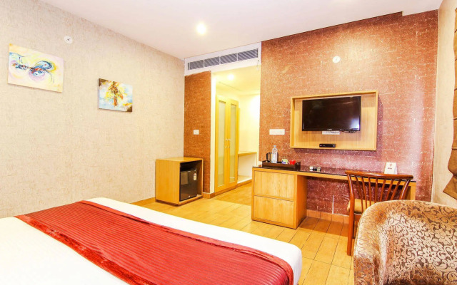 Townhouse OAK Hotel Edesia
