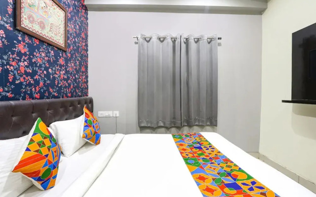 OYO Townhouse 1019 Galaxy Suites