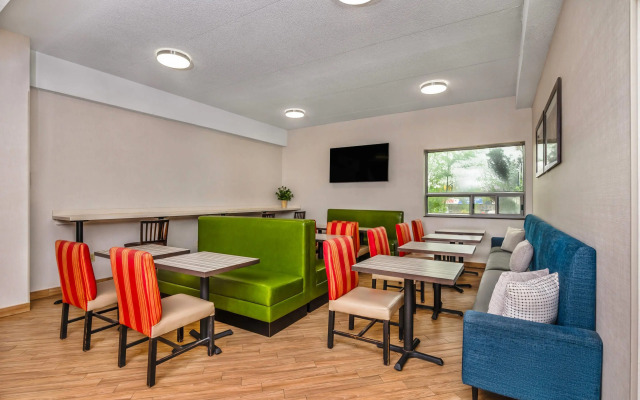 Comfort Inn & Suites Barrie