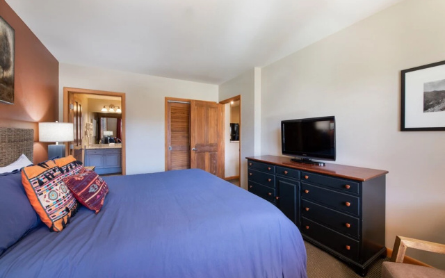Continental Divide View Riverside Condo - Zephyr Mountain Lodge Select-Rated 2510