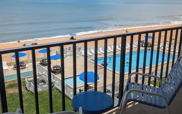 Traders Inn Beach Club