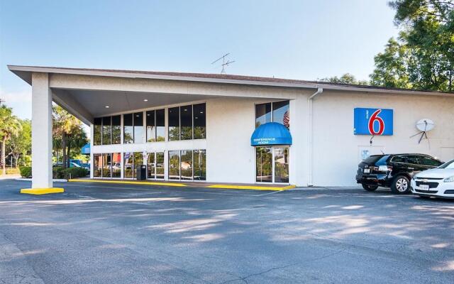 Motel 6 Tampa - Fairgrounds