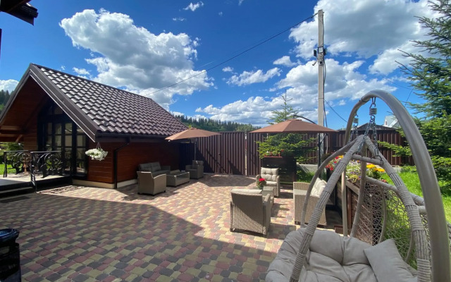 Hostynnyy Dvir Apartament Hotel