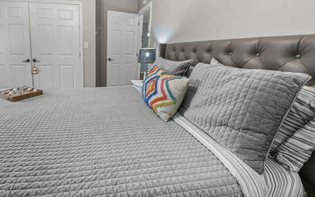 Rotties' 2 Bedroom Home by RedAwning