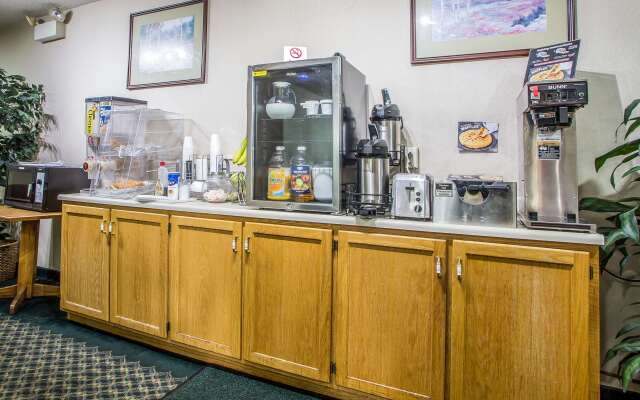 Rodeway Inn Bedford