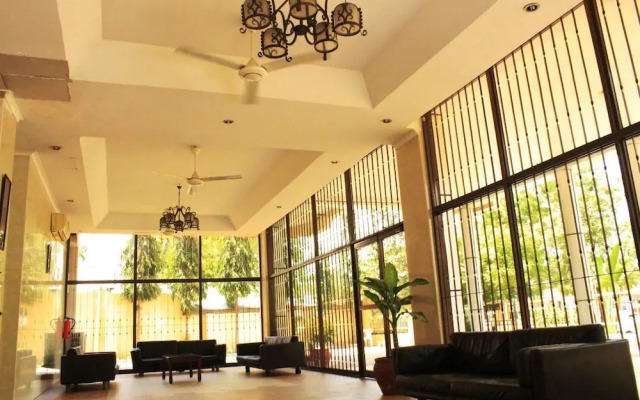 Land Mark Hotel