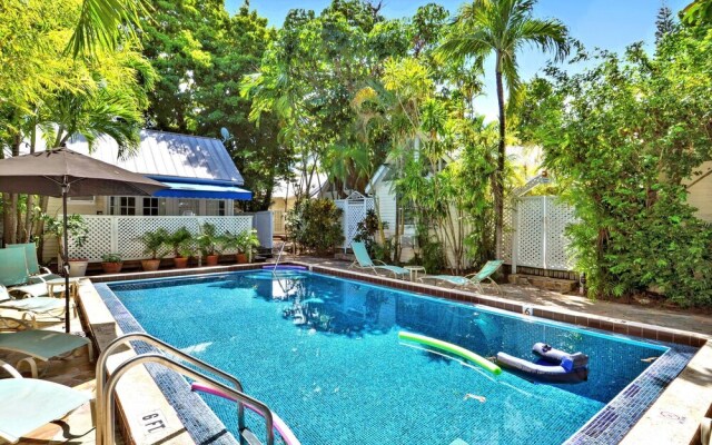 Tranquility by Avantstay Close to Duval St w/ BBQ & Shared Pool