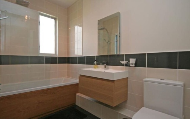 6 Glenthorne House